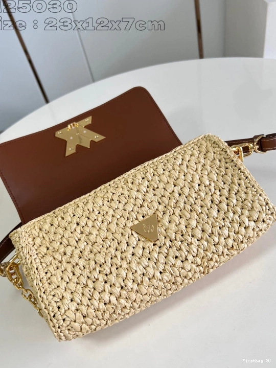 First bag ru LOUIS VUITTON West-23.5*12*7CM Twist 0809